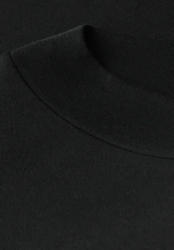 Basic Turtleneck Shirt