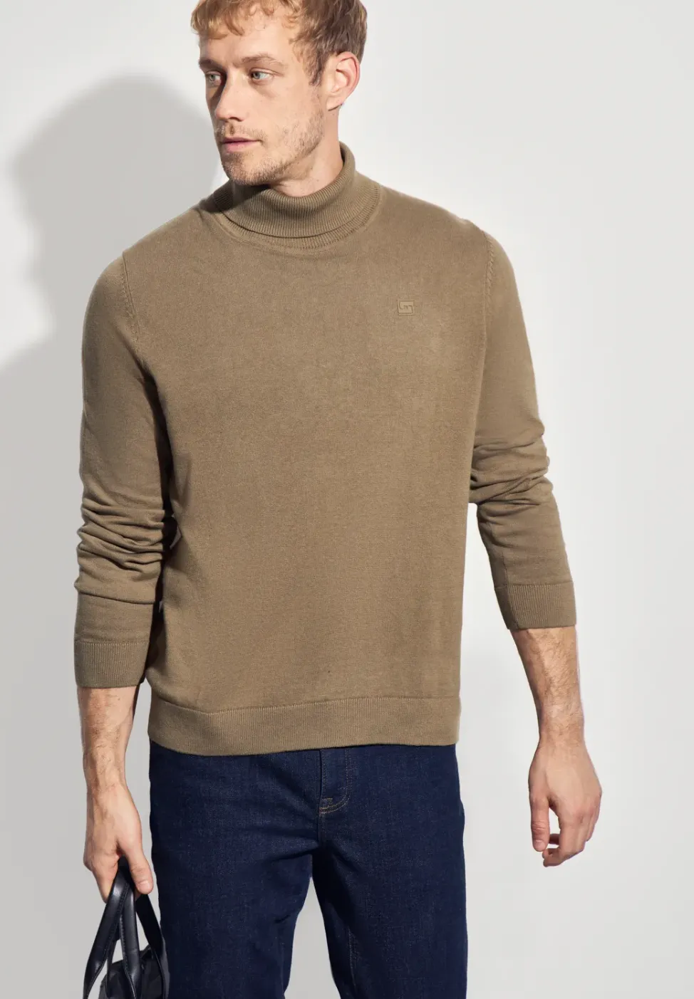 Basic Turtleneck Pullover