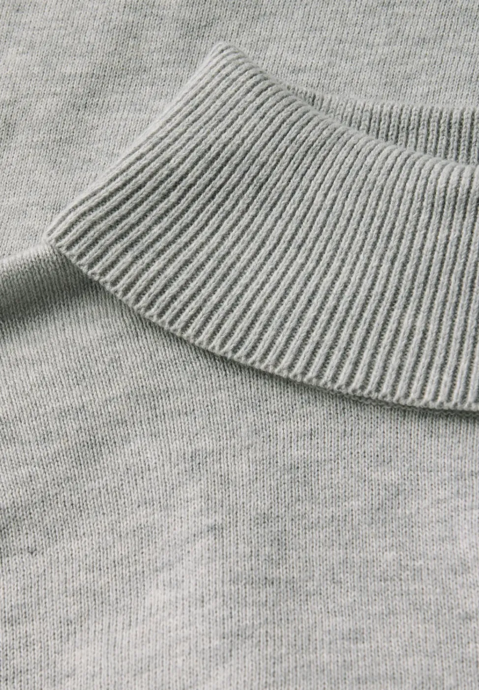 Basic Turtleneck Pullover