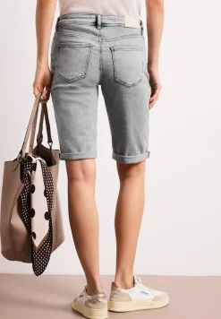 Bermuda Slim Legs avec détail Turn-Up