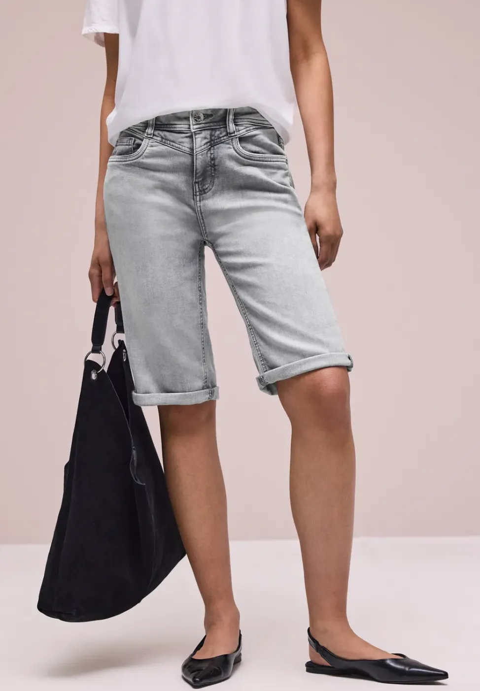 Bermuda slim à revers
