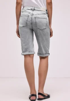 Bermuda slim à revers