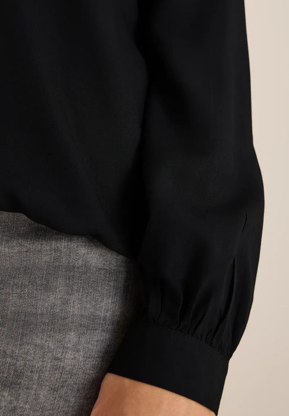 Blouse à col fendu