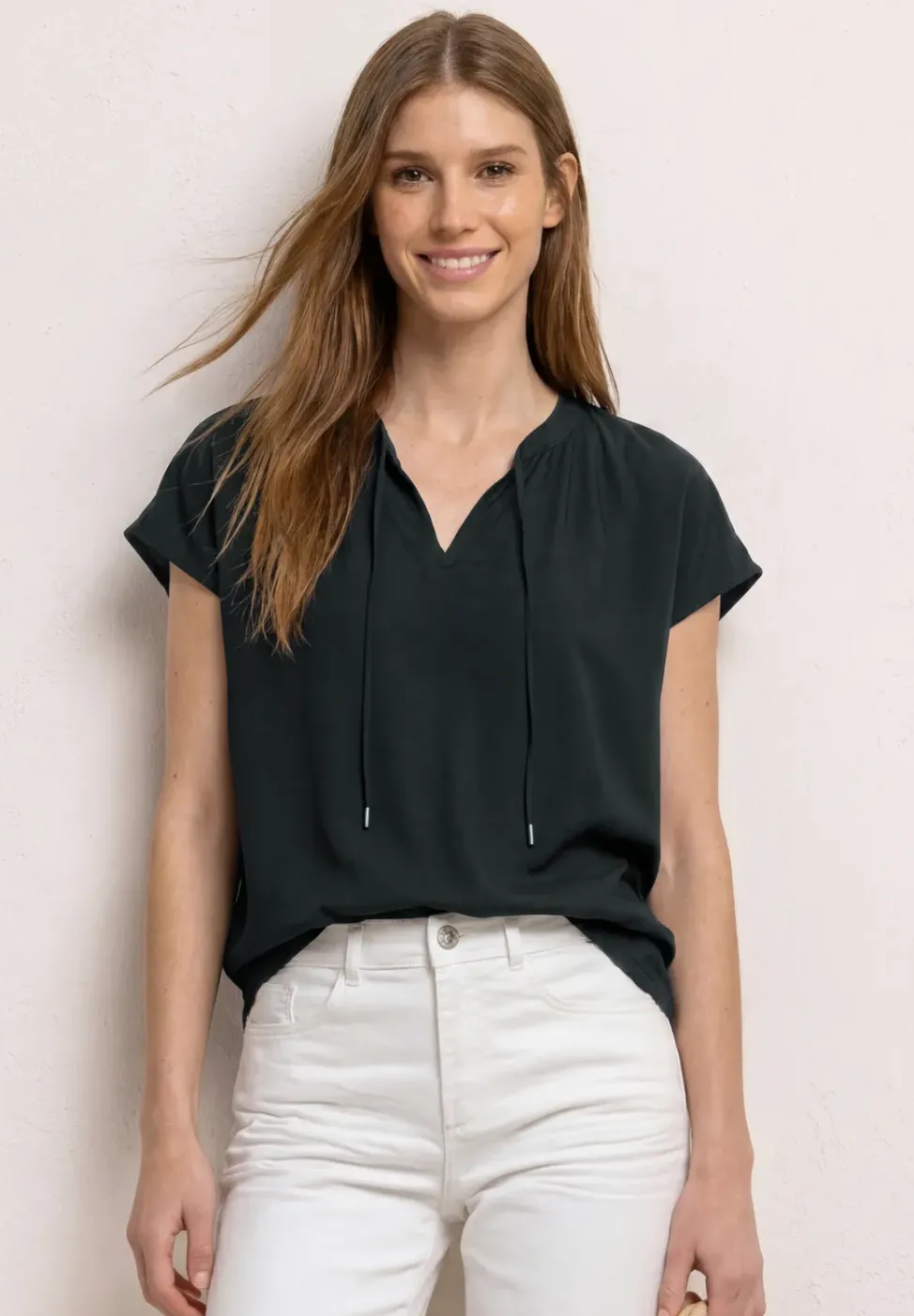 Blouse à col fendu avec détail smocké