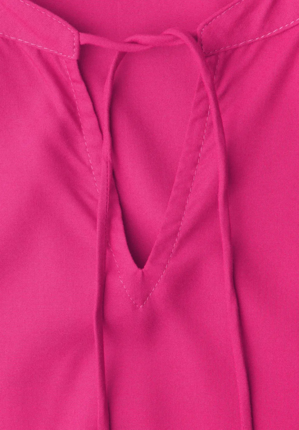 Blouse à col fendu avec détail smocké