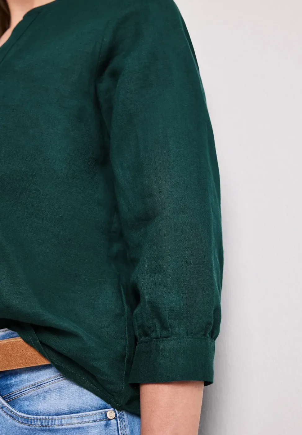 Blouse à col fendu en lin mélangé