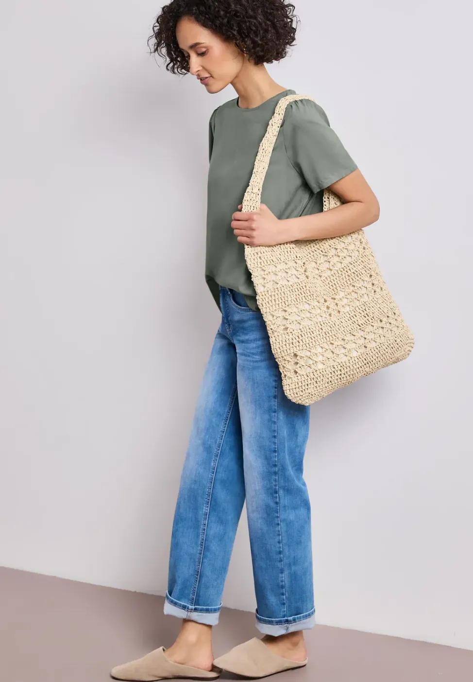 Blouse à col rond et manches courtes bouffantes