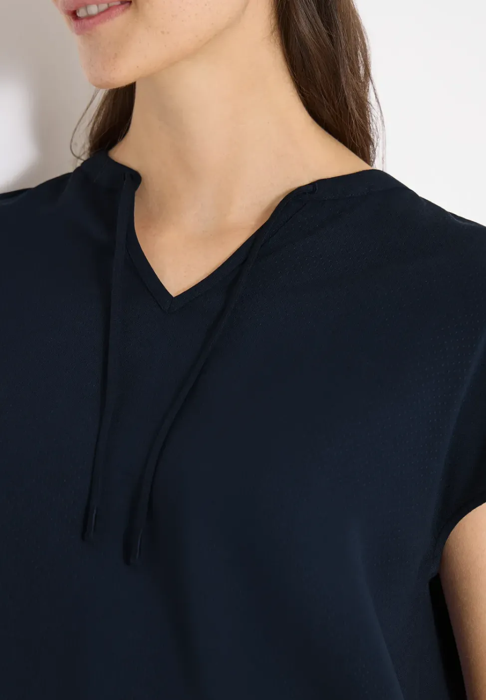 Blouse à manches courtes avec mélange de structures