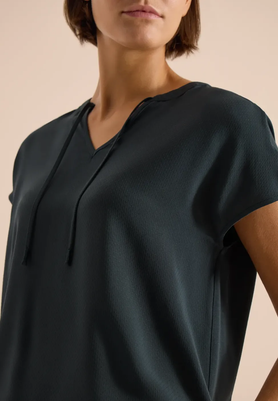 Blouse à manches courtes avec mélange de structures