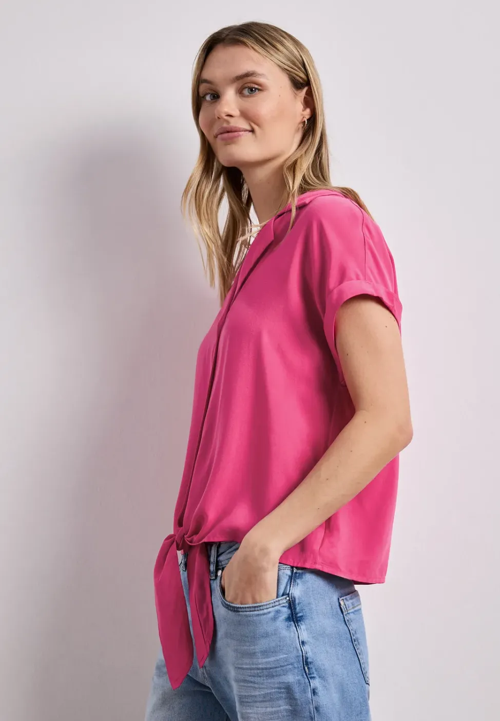 Blouse à épaules tombantes avec col bowling