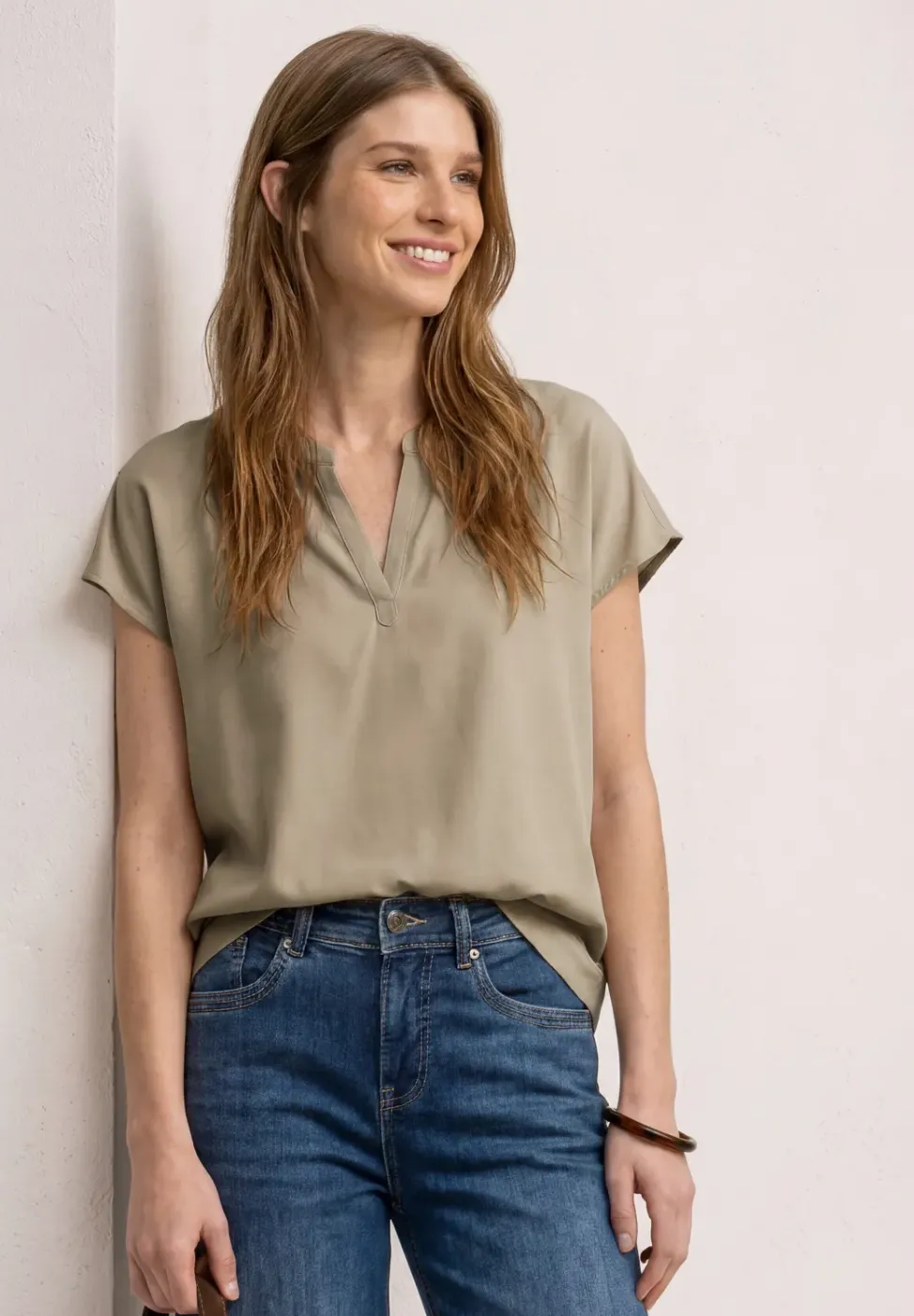 Blouse à épaules tombantes avec col fendu