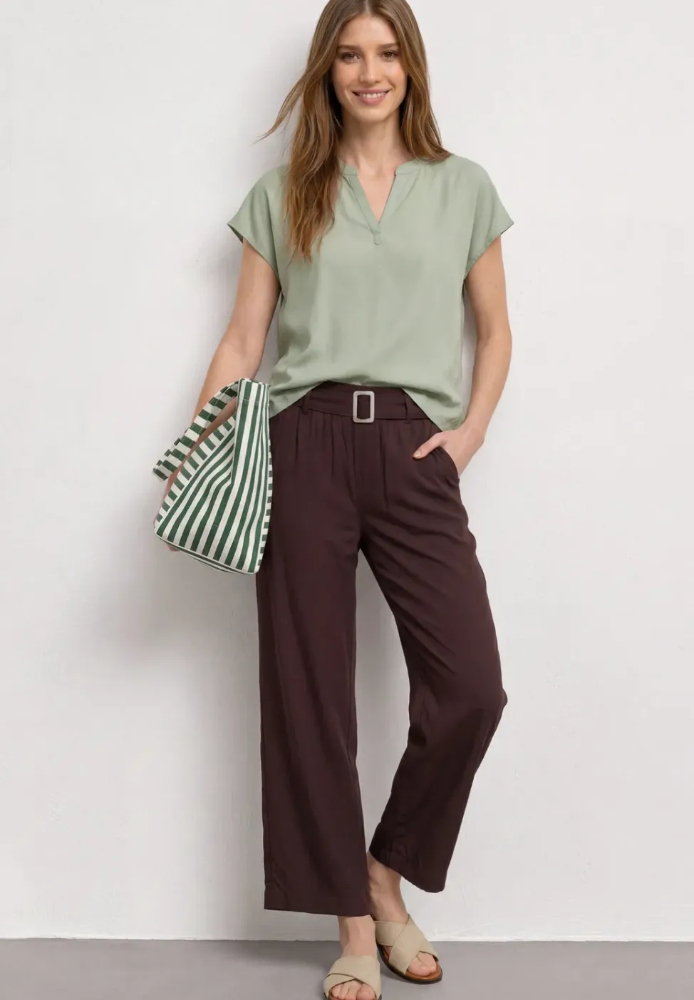 Blouse à épaules tombantes avec col fendu