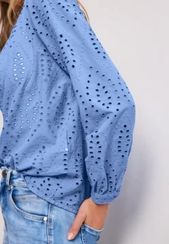 Blouse brodée à col fendu