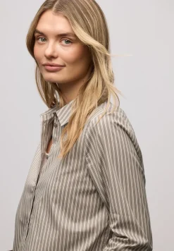 Blouse d'affaires rayée