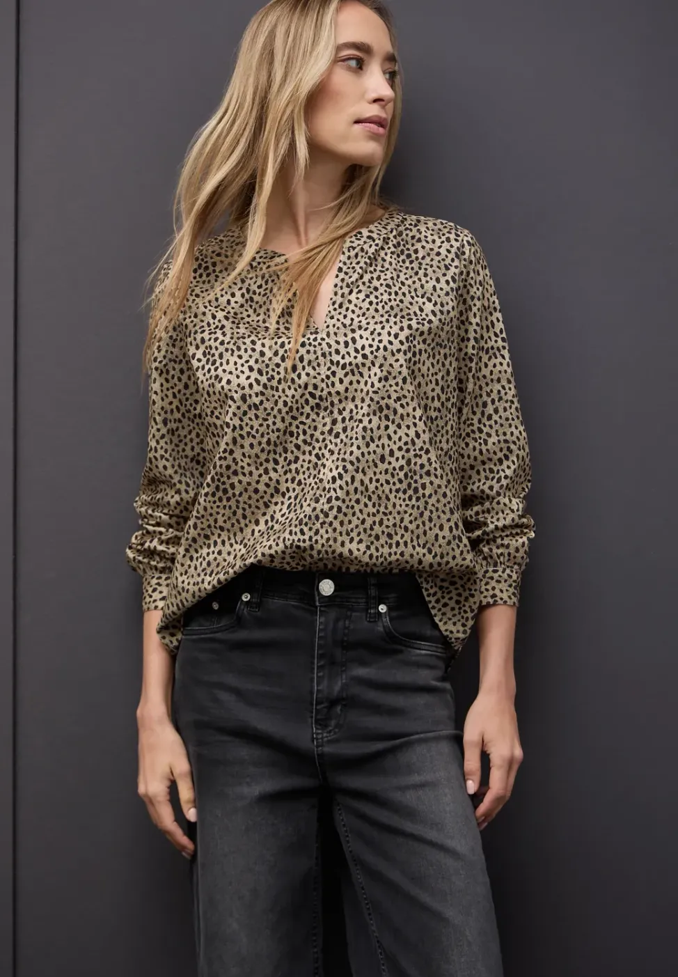 Blouse en velours côtelé au look léopard
