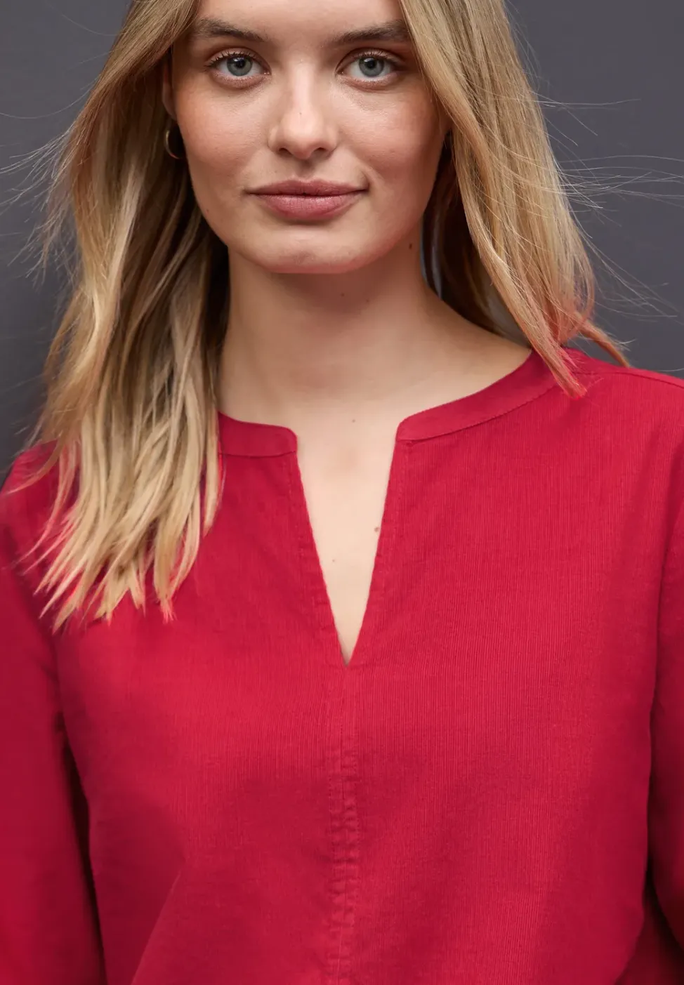 Blouse en velours côtelé en couleur unie