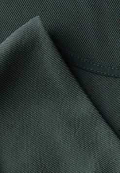 Blouse fluide avec détails élégants