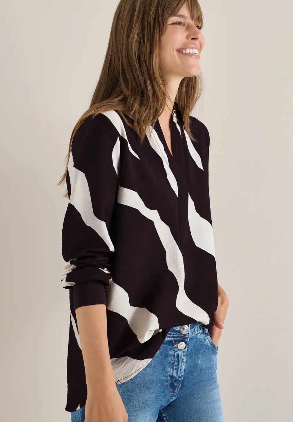 Blouse imprimée avec bordures en ruban