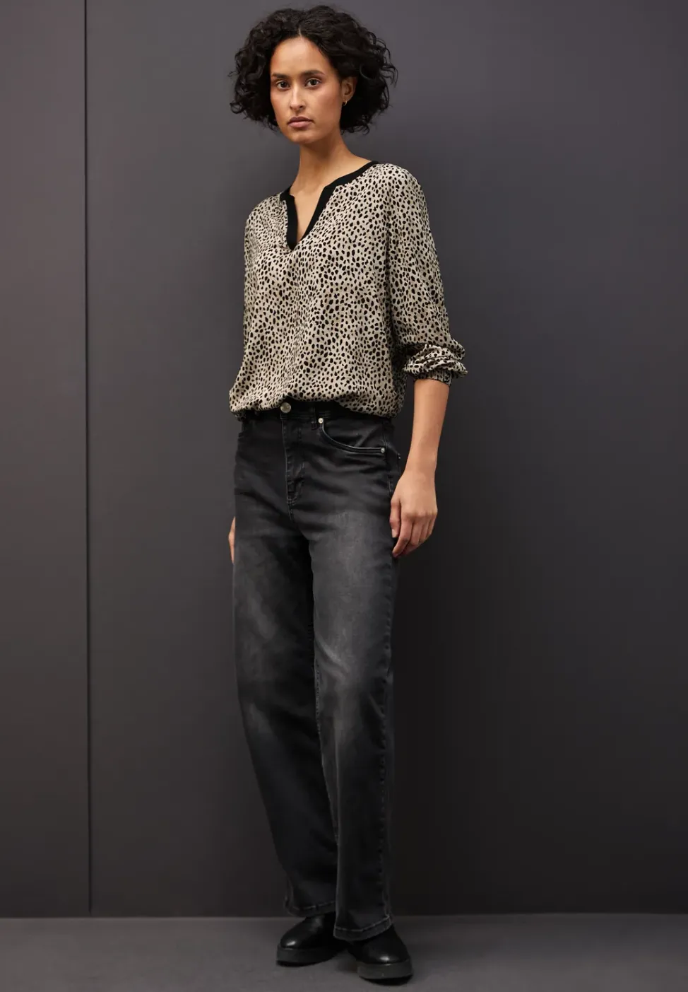 Blouse Leo Split Neck