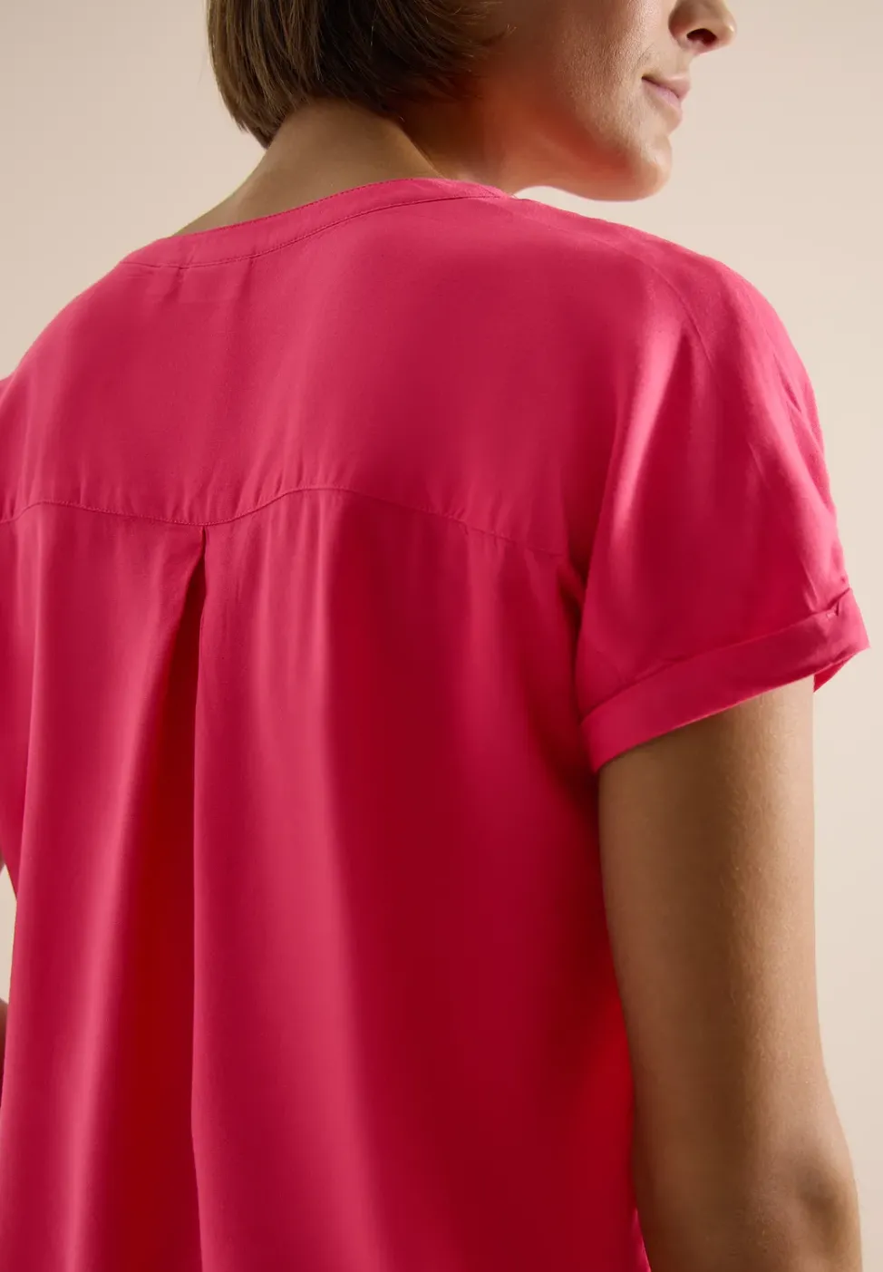 Blouse manches courtes à col fendu