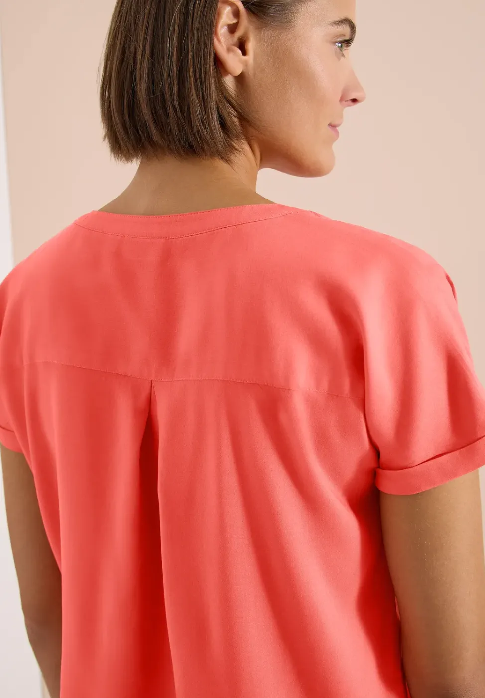 Blouse manches courtes à col fendu