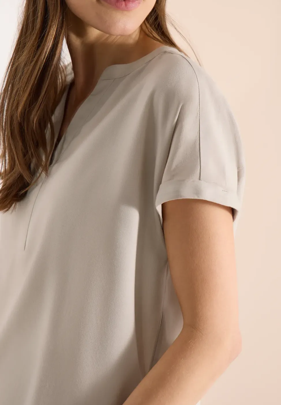Blouse manches courtes à col fendu