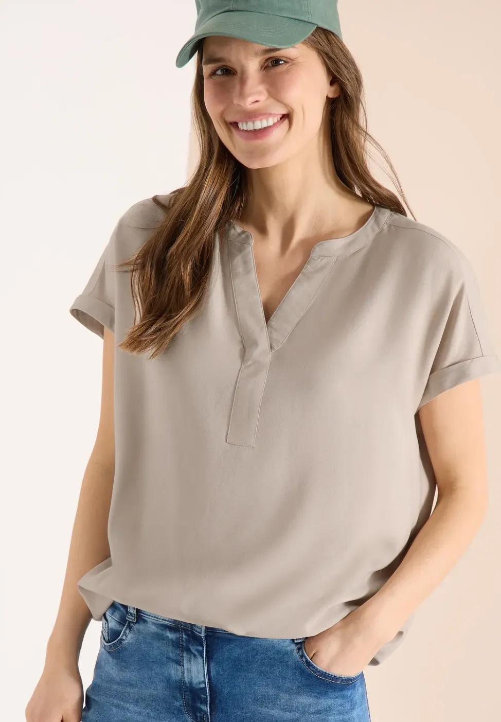 Blouse manches courtes à col fendu