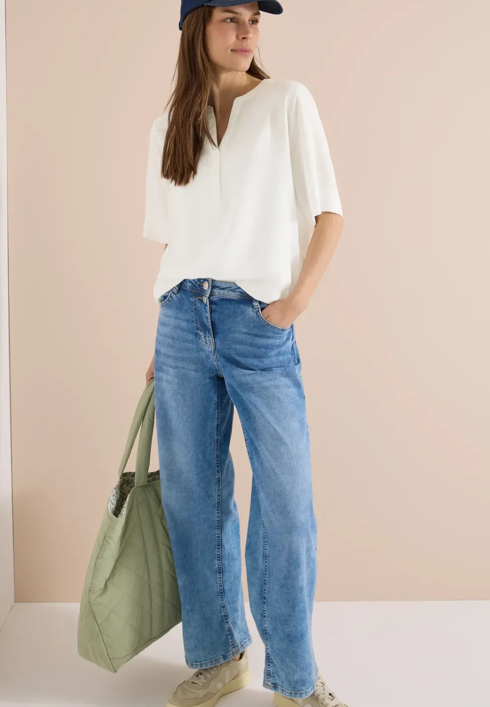 Blouse à manches 3/4 avec col fendu