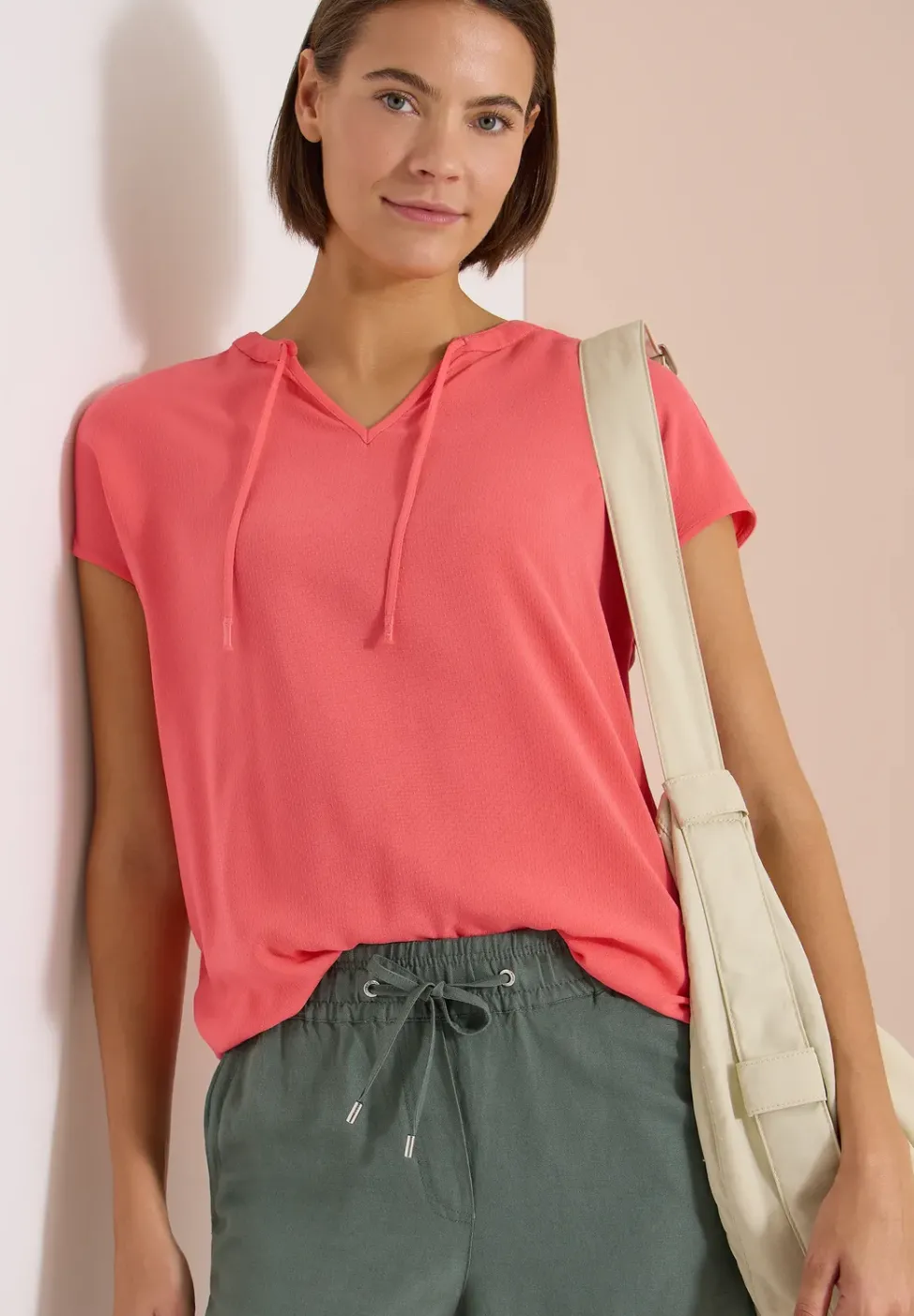 Blouse à manches courtes avec mélange de structures