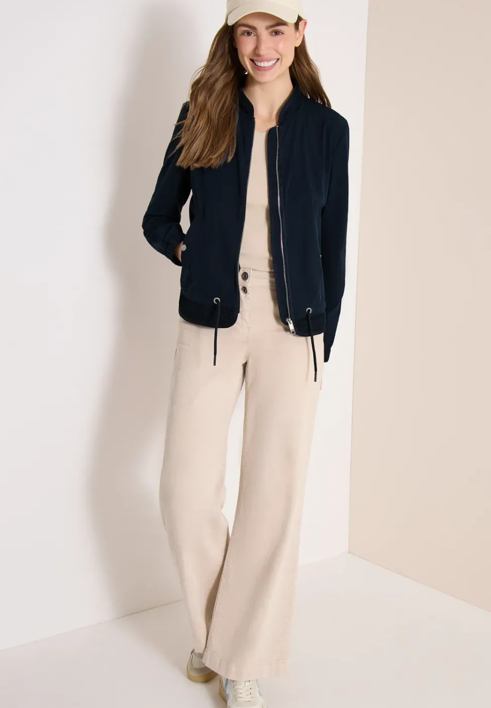 Blouson avec cordon de serrage et détails en mesh
