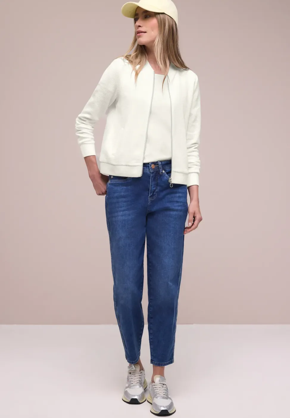 Blouson avec fermeture éclair et structure
