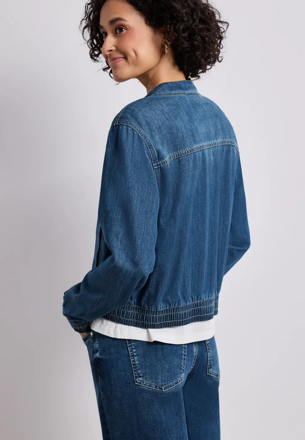 Blouson en denim avec fermeture zip