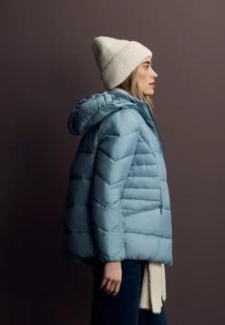 Bonnet en fil de plumes