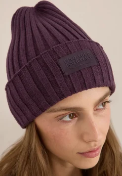 Bonnet tricoté en couleur unie