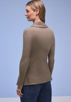 Cardigan Cutline