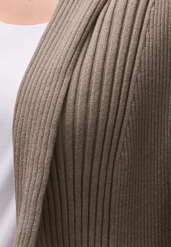 Cardigan Cutline