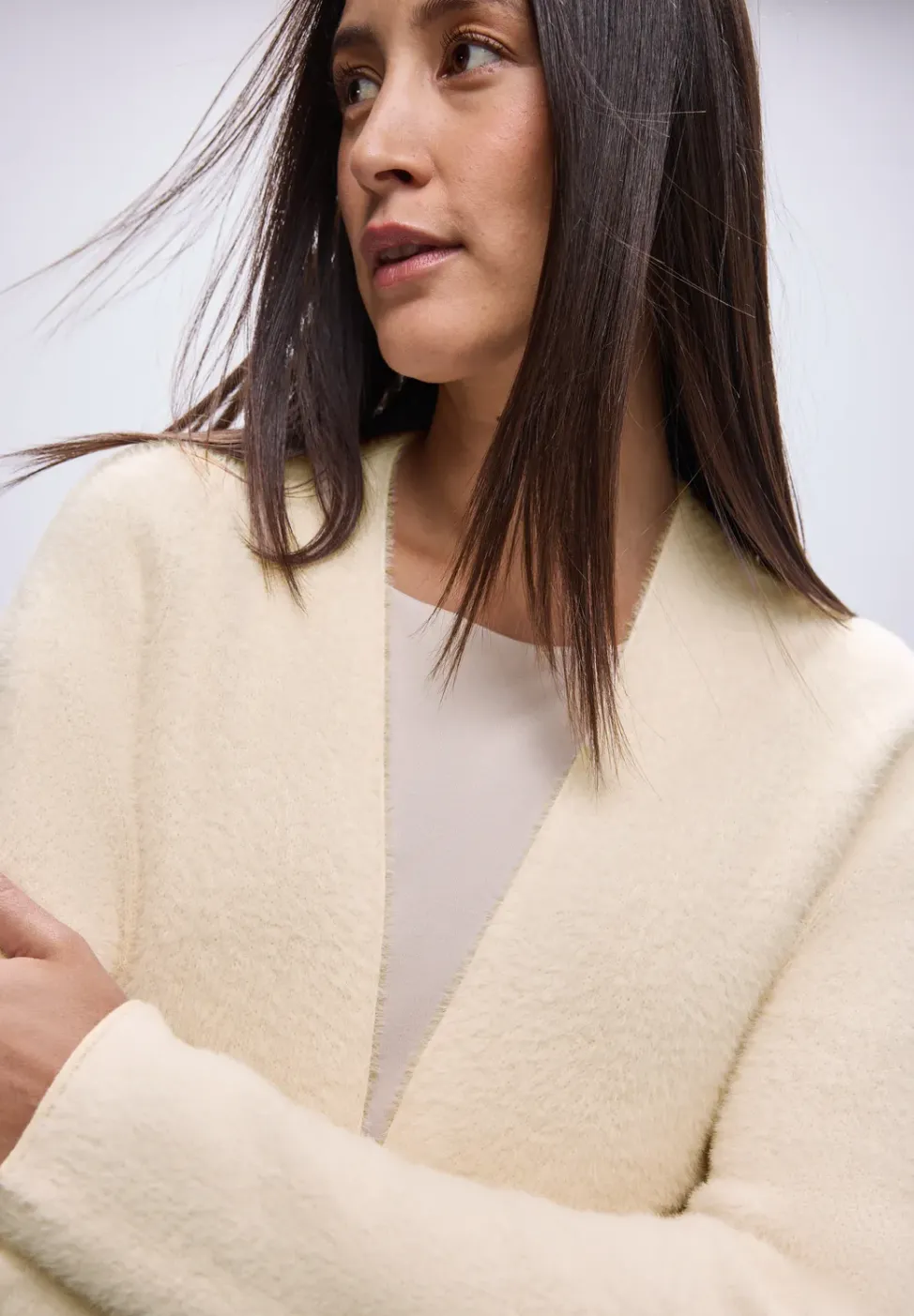 Cardigan ouvert en fil de plume