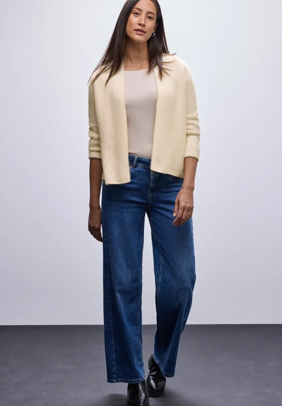 Cardigan ouvert en fil de plume