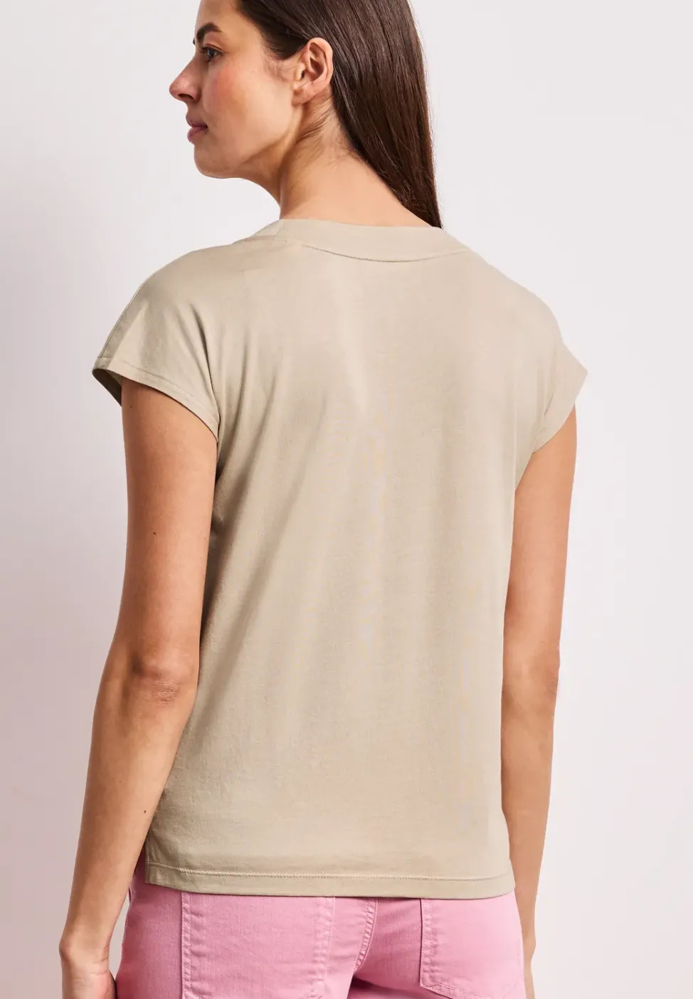 Chemise à épaules tombantes et col en V