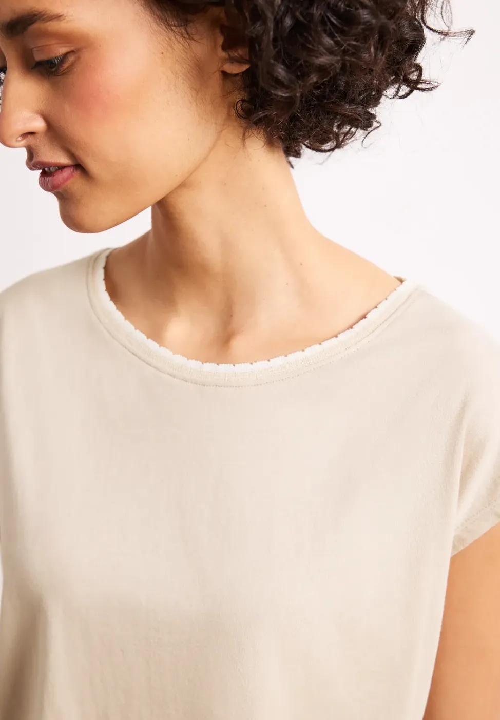 Chemise à épaules tombantes avec ruban décoratif