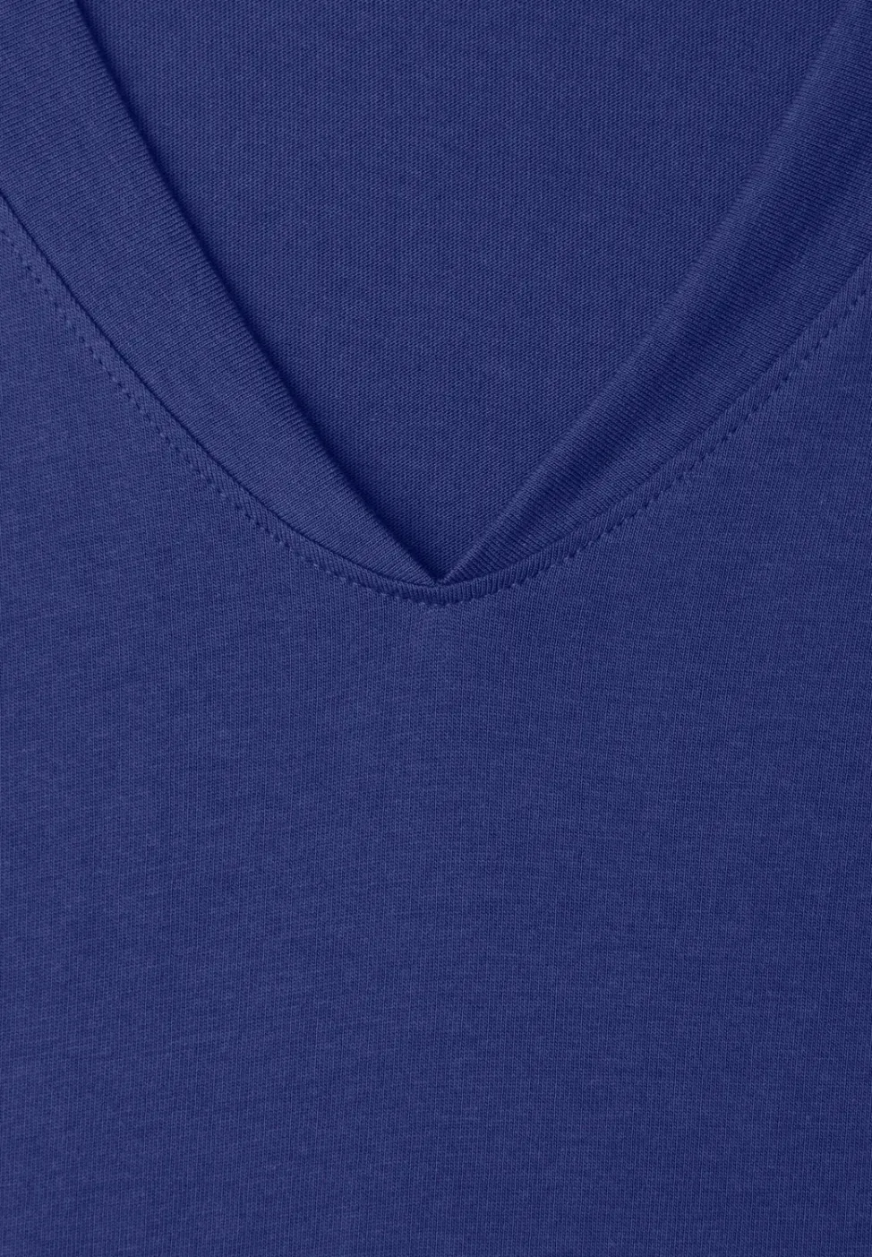 Chemise à épaules tombantes et col en V