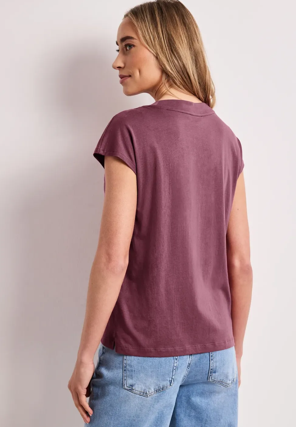 Chemise à épaules tombantes et col en V