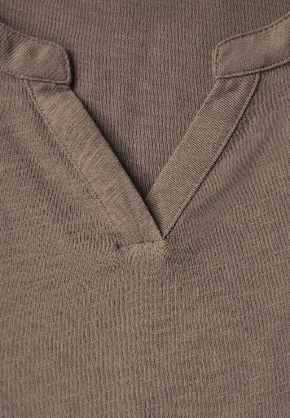 Chemise en jersey à col fendu