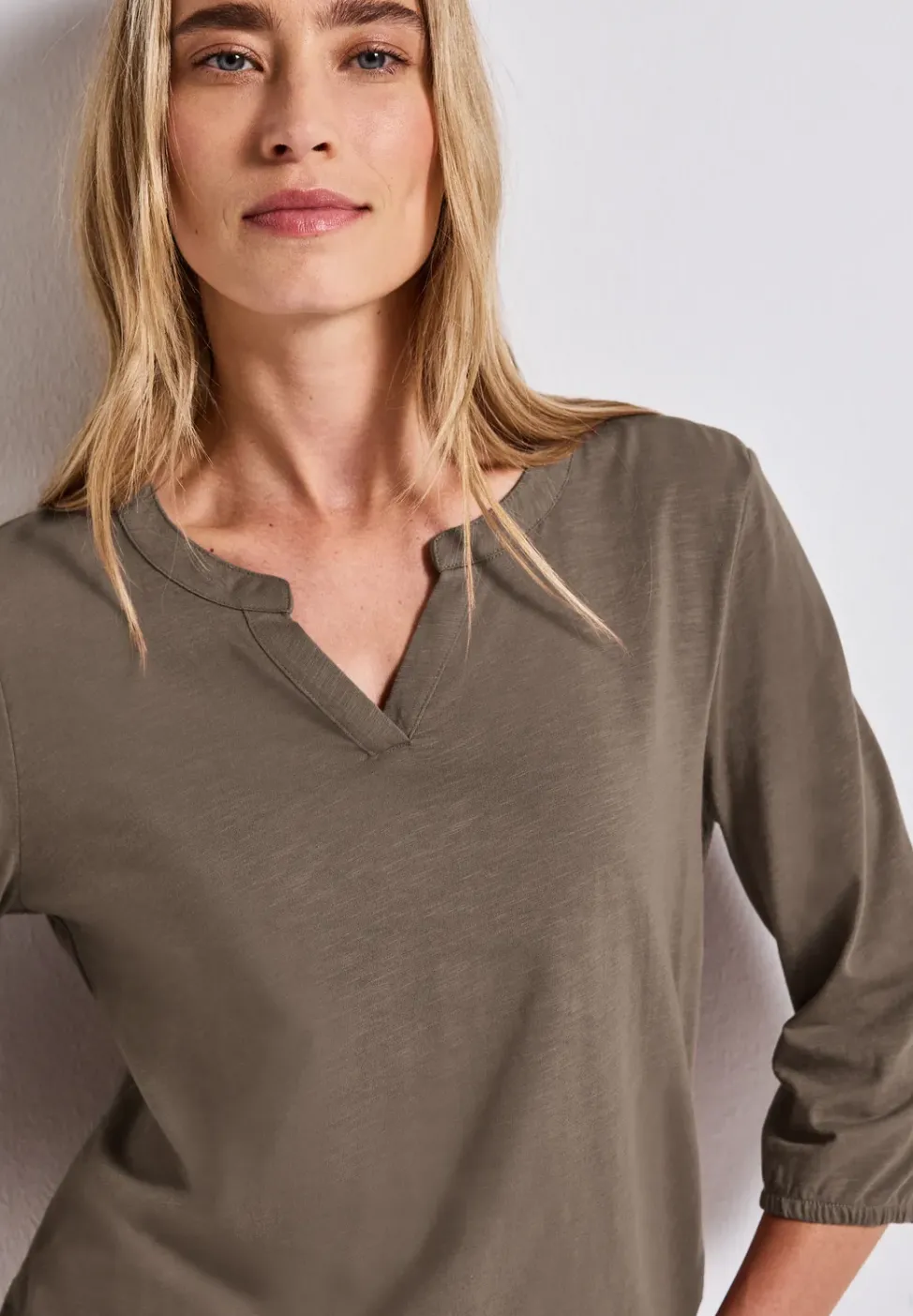 Chemise en jersey à col fendu