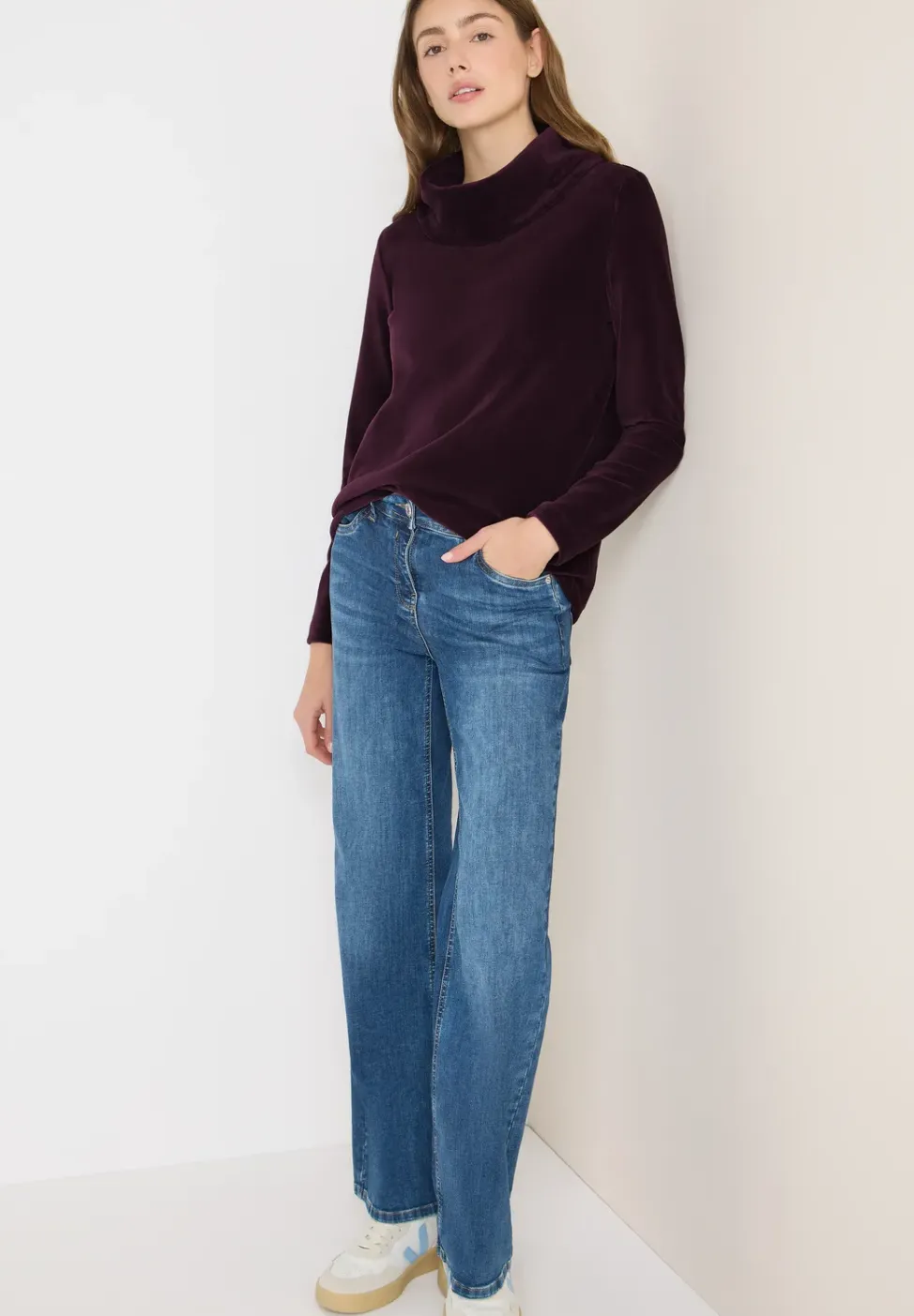 Chemise en velours côtelé avec grand col