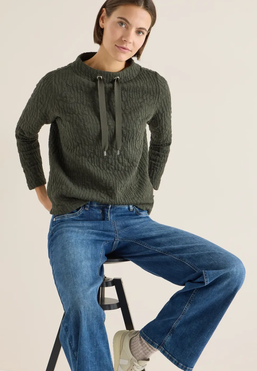 Chemise Jacquard Funnel Neck