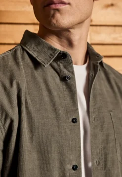 Chemise en velours côtelé doux