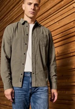 Chemise en velours côtelé doux
