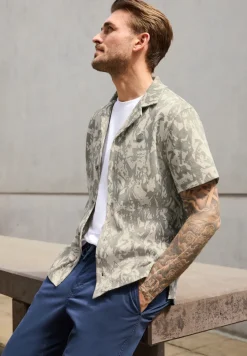 Chemise à motifs structurés