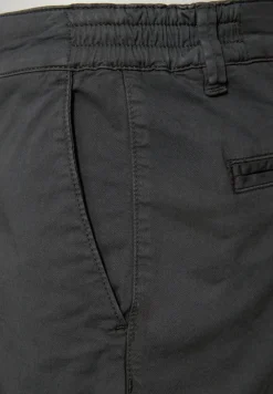 Chino avec ceinture stretch